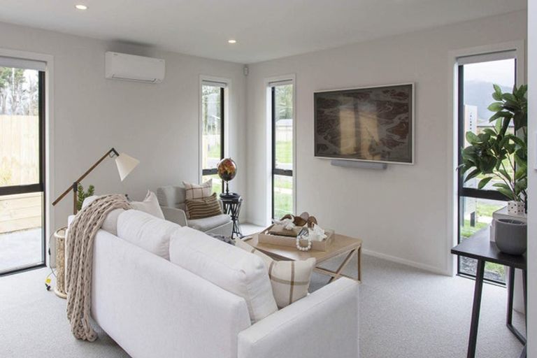 Photo of property in 47 Te Taniwha Road, One Tree Point, 0118