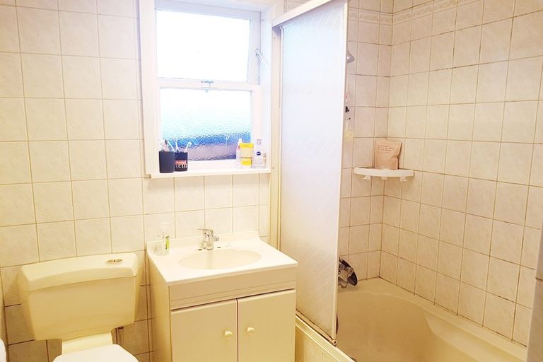 Photo of property in 13 Broadbent Street, Riccarton, Christchurch, 8041