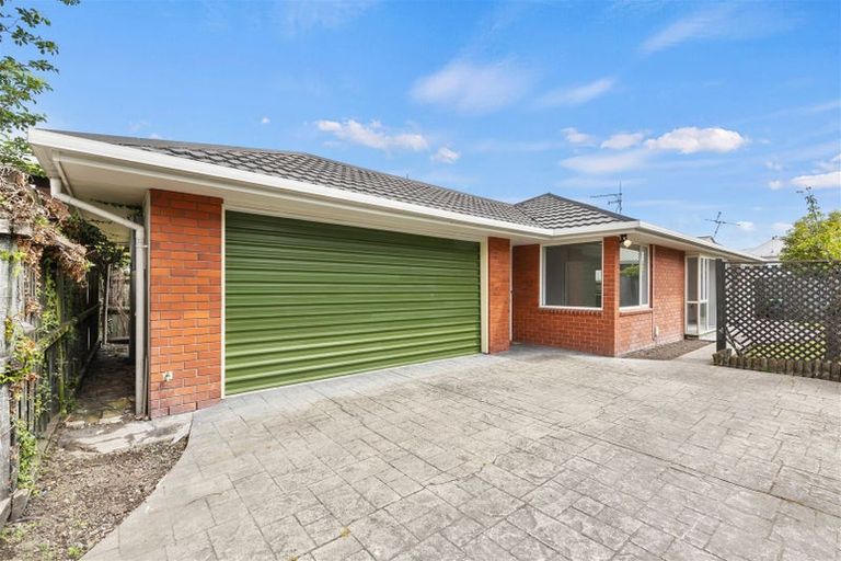 Photo of property in 2/51 Picton Avenue, Riccarton, Christchurch, 8011
