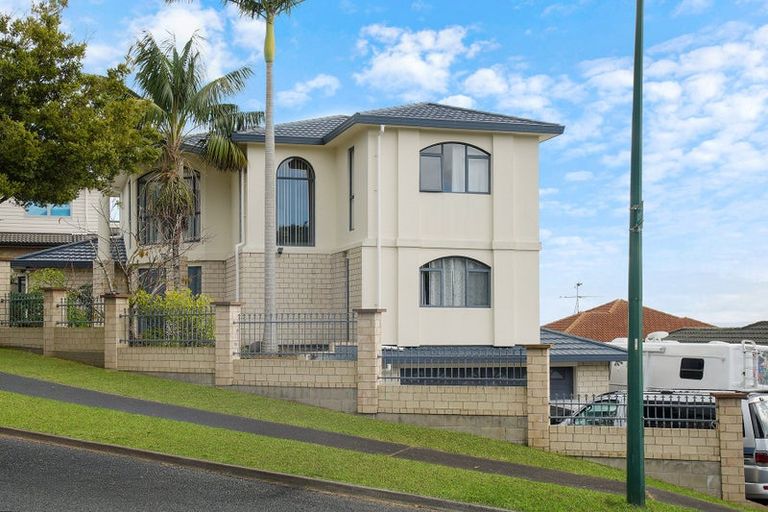 Photo of property in 25 The Enclave, Totara Heights, Auckland, 2105