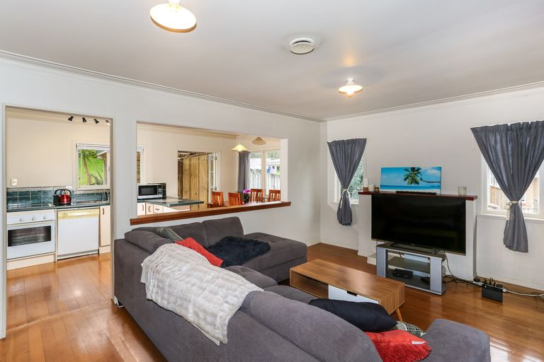 Photo of property in 4 Station Road, Pukekohe, 2120