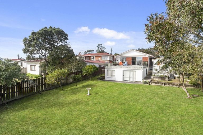 Photo of property in 132 Colwill Road, Massey, Auckland, 0614