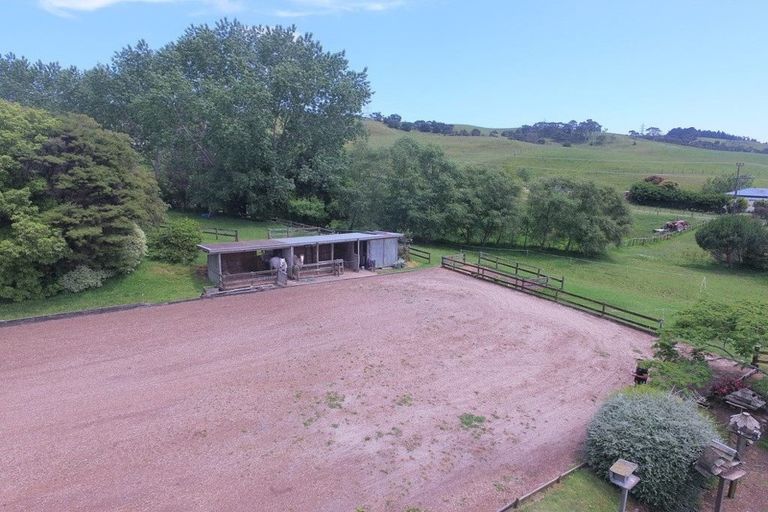 Photo of property in 280 Inland Road, Helensville, 0875