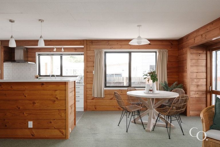 Photo of property in 26 Queen Road, Bellevue, Tauranga, 3110