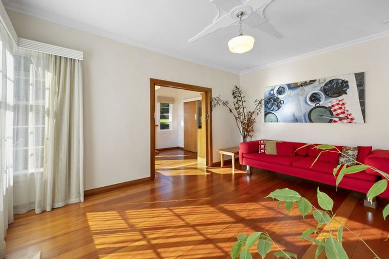 Photo of property in 197 Tukapa Street, Westown, New Plymouth, 4310