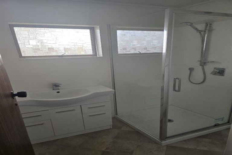 Photo of property in 2/20 Roulston Street, Pukekohe, 2120