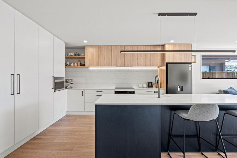 Photo of property in 18 Plough Street, Jacks Point, 9371