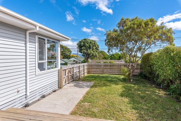 Photo of property in 5a Matenga Street, Waikanae, 5036