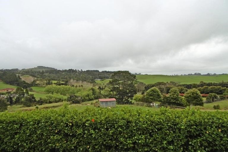 Photo of property in 59 Arrowsmith Road, Waitakere, Henderson, 0782