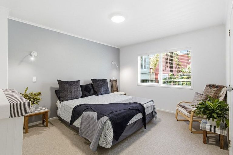 Photo of property in 12 Tensing Place, Khandallah, Wellington, 6035