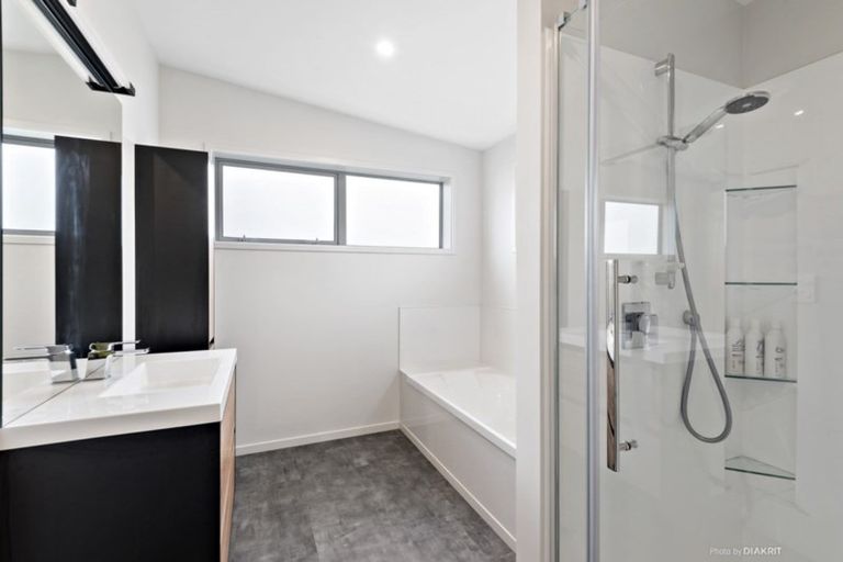 Photo of property in 8a David Crescent, Karori, Wellington, 6012