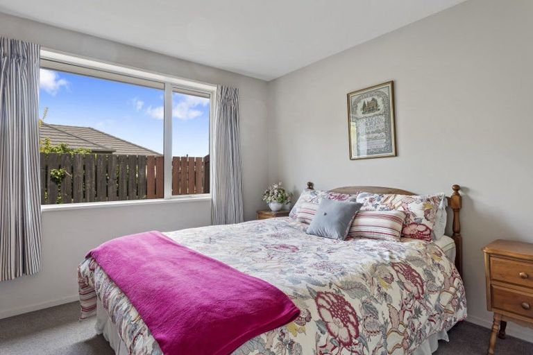 Photo of property in 105 High Street, Oxford, 7430