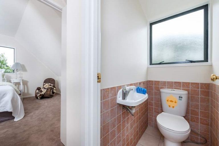 Photo of property in 12 Caspian Close, New Lynn, Auckland, 0600