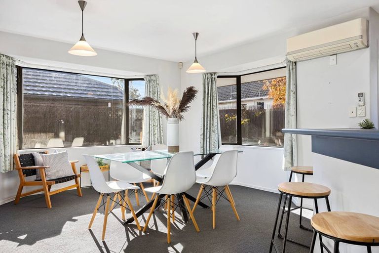 Photo of property in 2 Kirsten Place, Parklands, Christchurch, 8083