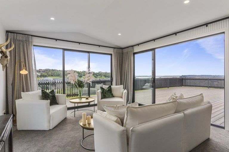 Photo of property in 37 Ridge Drive, Omokoroa, 3114