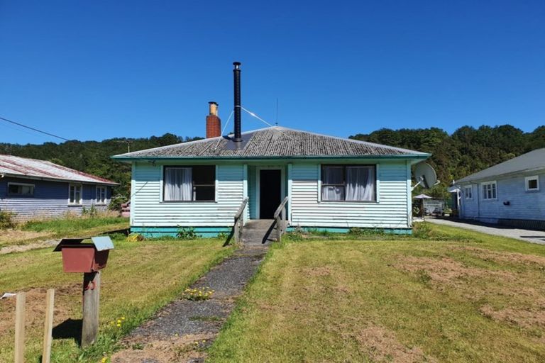 Photo of property in 50 Oxford Street, Taylorville, Greymouth, 7805