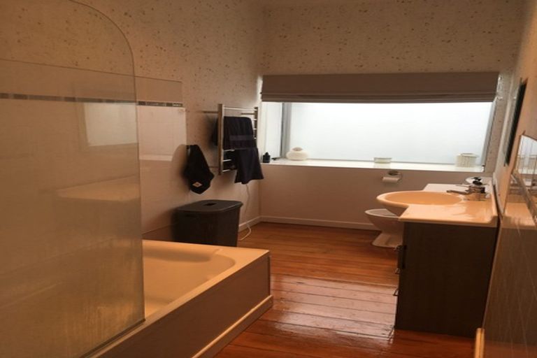 Photo of property in 1 Waiau Street, Torbay, Auckland, 0630