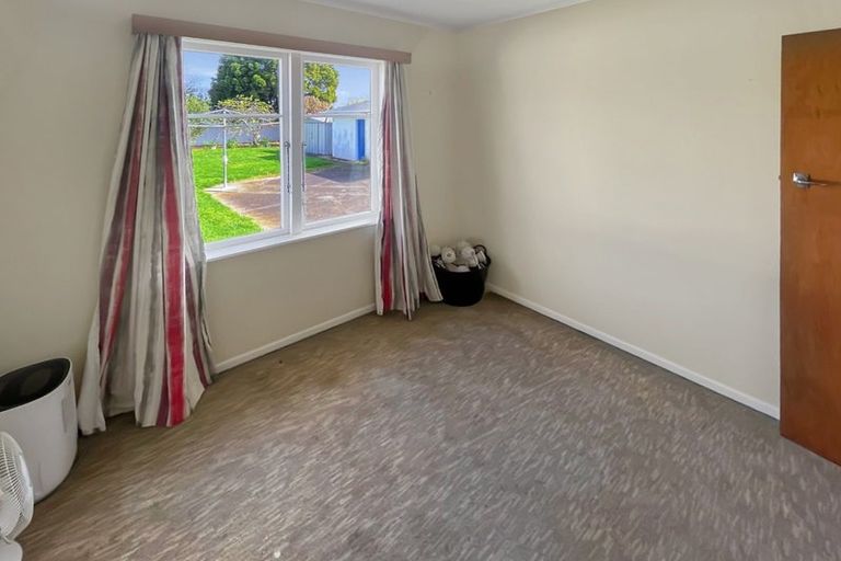 Photo of property in 18 Churchill Avenue, Feilding, 4702