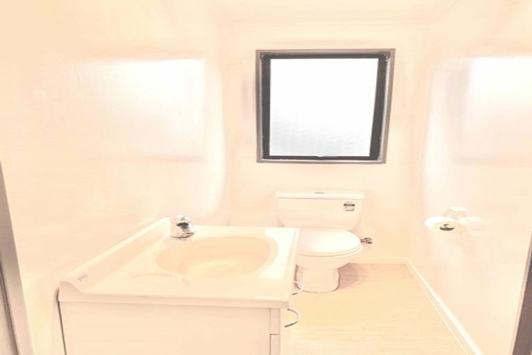 Photo of property in 2/23 Rata Street, New Lynn, Auckland, 0600