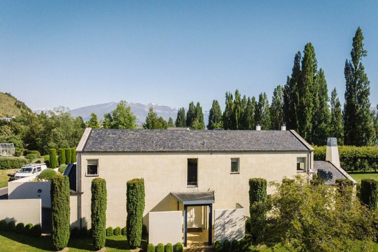 Photo of property in 29 Morrows Mead, Wanaka, 9305