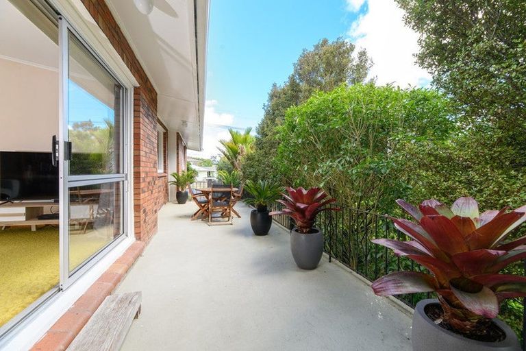 Photo of property in 19 Kereru Street, Henderson, Auckland, 0612