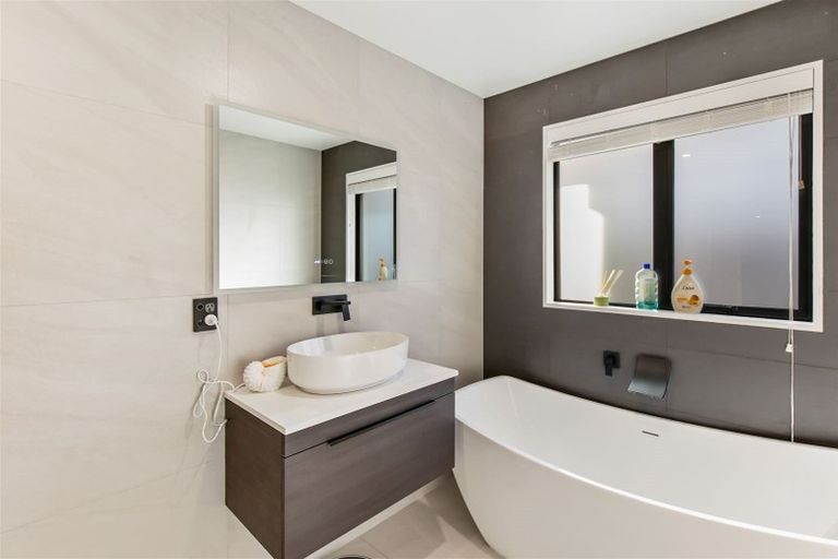 Photo of property in 8 Whitburn Avenue, Halswell, Christchurch, 8025