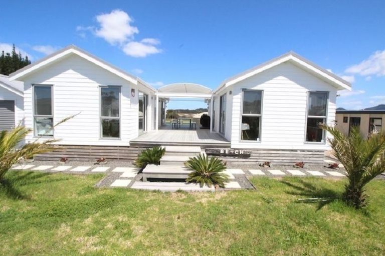Photo of property in 22 Anchorage Road, Mangawhai Heads, Mangawhai, 0505