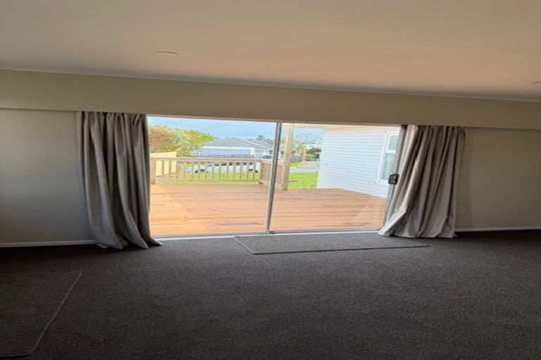 Photo of property in 18 Tawa Road, Te Atatu Peninsula, Auckland, 0610