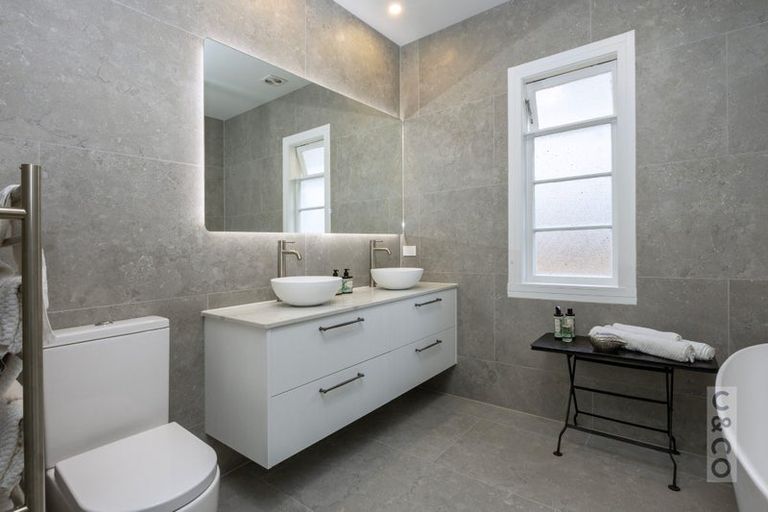 Photo of property in 29 Cambridge Road, Riverhead, 0820