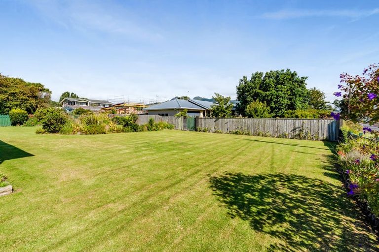 Photo of property in 6 Mace Terrace, Oakura, 4314