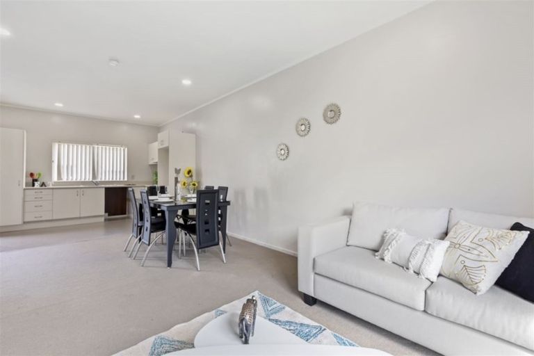 Photo of property in 6 Vitex Lane, Henderson, Auckland, 0612