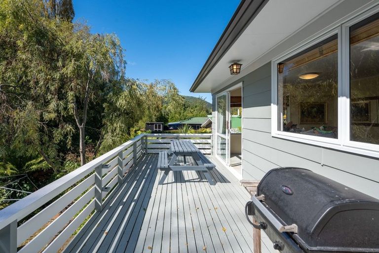 Photo of property in 25 Kinloch Road, Kinloch, Taupo, 3377