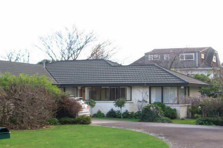 Photo of property in 6 Gregory Close, Palmerston North, 4414