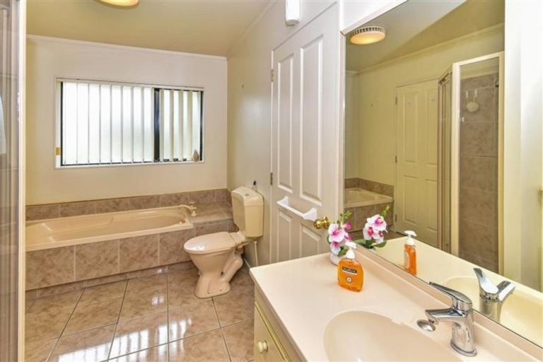 Photo of property in 71 Glenross Drive, Wattle Downs, Auckland, 2103