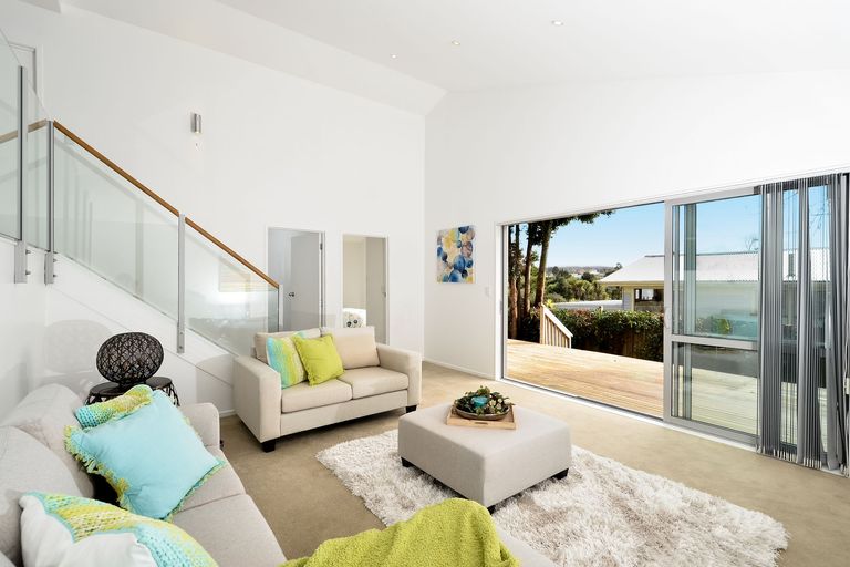 Photo of property in 7a Seymour Road, Sunnyvale, Auckland, 0612