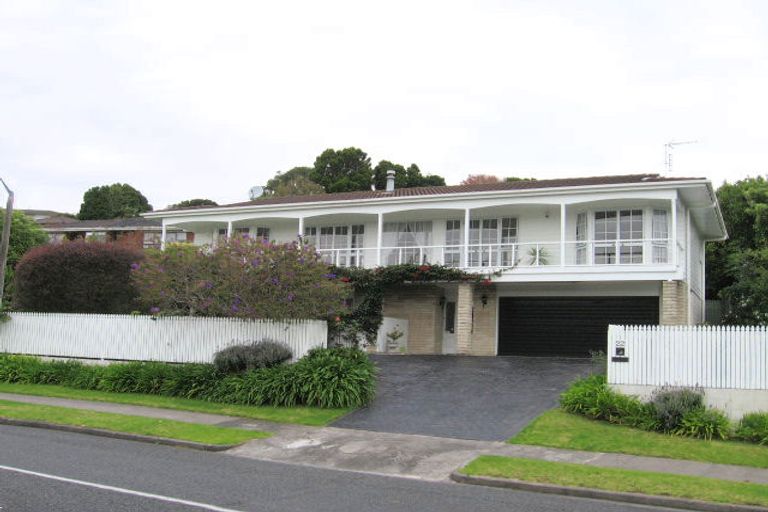 Photo of property in 22 Sunnyview Avenue, Shelly Park, Auckland, 2014