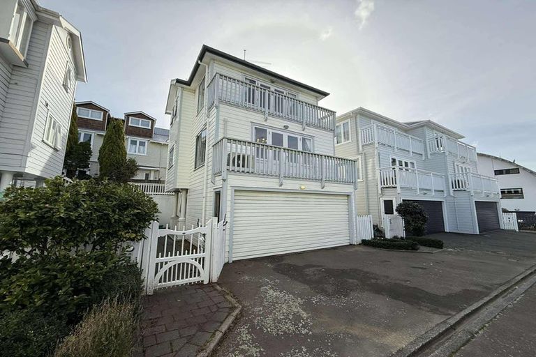 Photo of property in 12c Hobson Street, Thorndon, Wellington, 6011