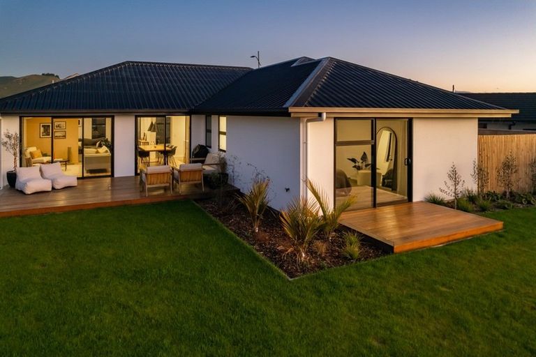 Photo of property in 48 Katania Heights, Brightwater, 7022