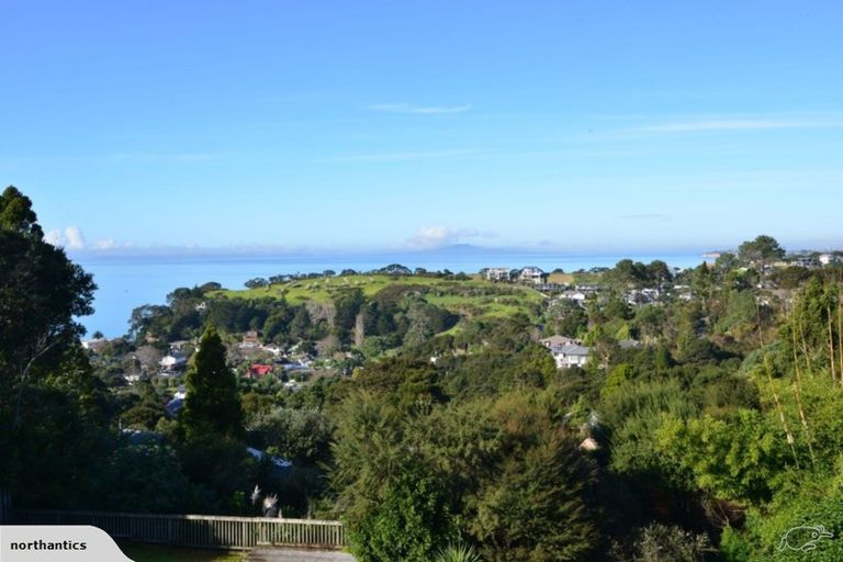 Photo of property in 86 Wade River Road, Stanmore Bay, Whangaparaoa, 0932