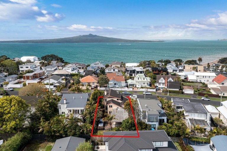 Photo of property in 9 Merani Street, Narrow Neck, Auckland, 0622