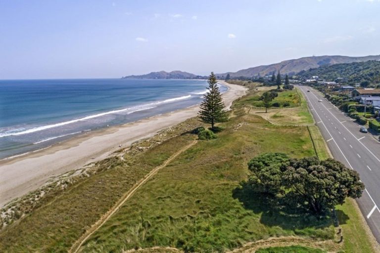 Photo of property in 92 Moana Road, Okitu, Gisborne, 4010