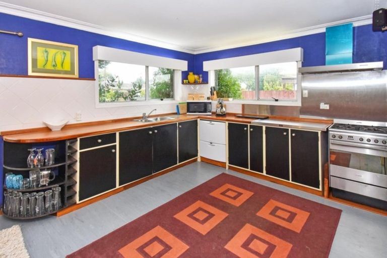 Photo of property in 9 Challen Close, Conifer Grove, Takanini, 2112