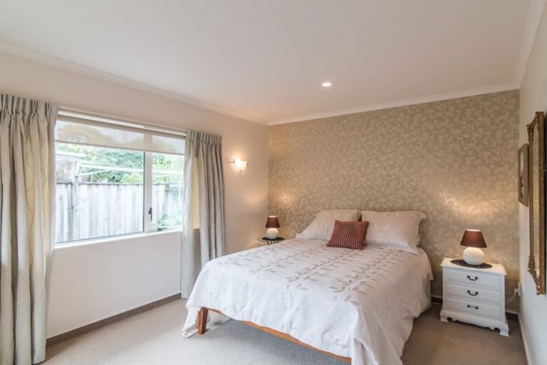 Photo of property in 6 Fleetwood Grove, Waikanae, 5036