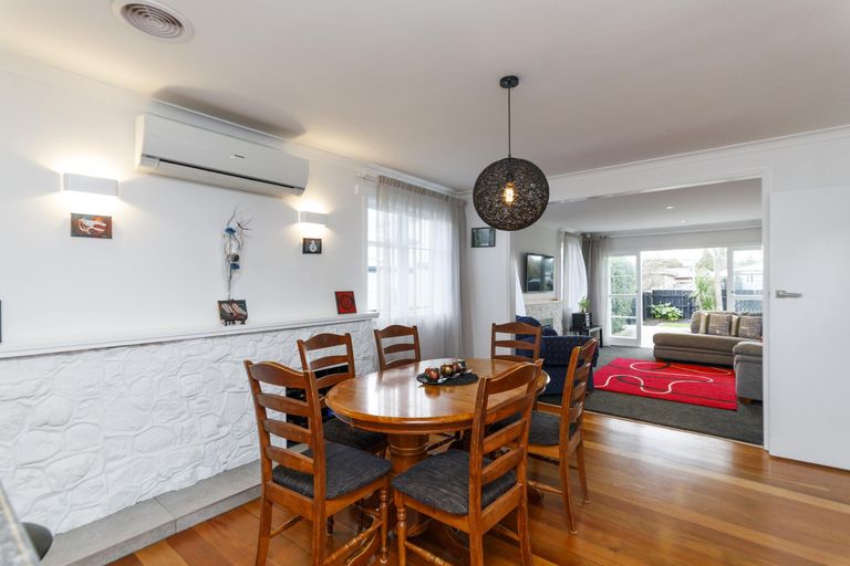 Photo of property in 10 Saint Albans Avenue, Hokowhitu, Palmerston North, 4410