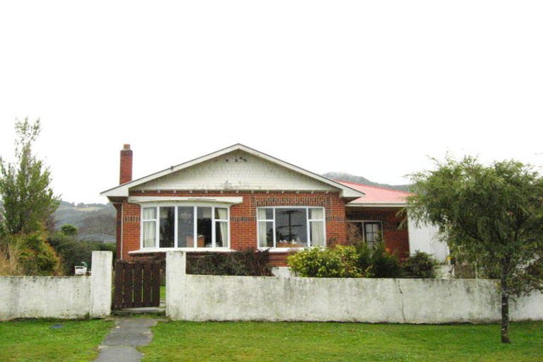 Photo of property in 19 Blackman Avenue, Sawyers Bay, Port Chalmers, 9023