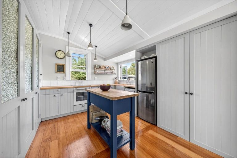 Photo of property in 14 Campbell Drive, Martinborough, 5711