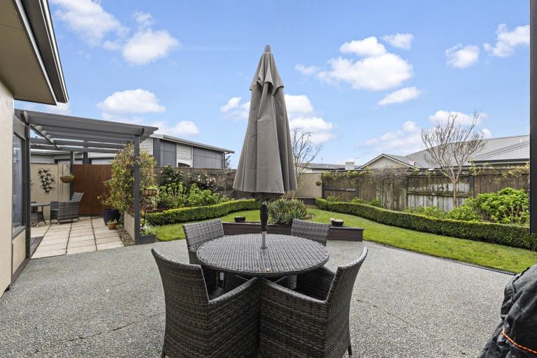 Photo of property in 14 Trump Place, Kelvin Grove, Palmerston North, 4414