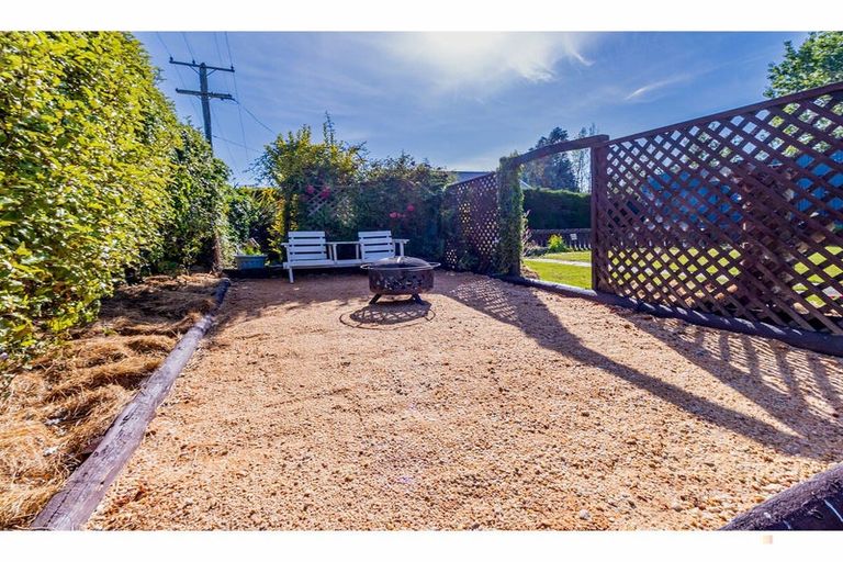 Photo of property in 70 Parsonage Road, Waimate, 7978