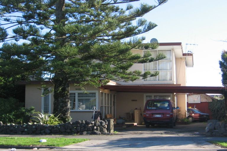 Photo of property in 9 Featherston Street, Takaro, Palmerston North, 4412