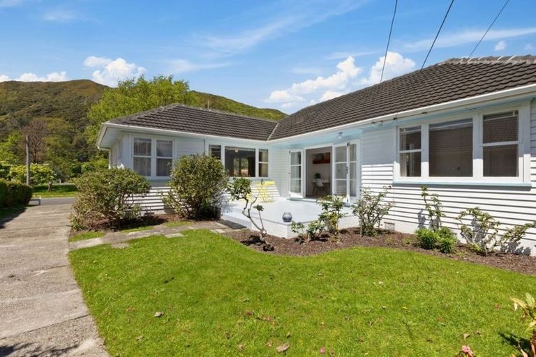 Photo of property in 165 Riverside Drive, Waiwhetu, Lower Hutt, 5010